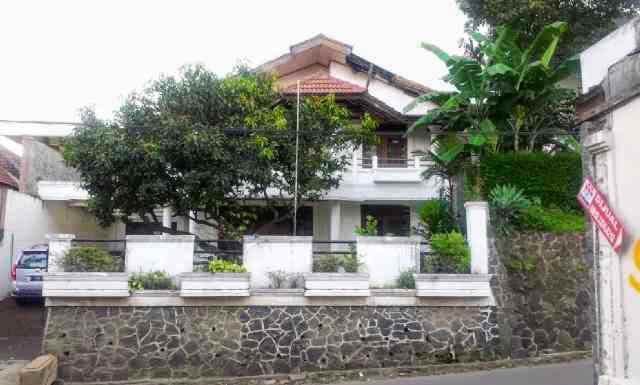 dijual rumah cigadung raya timur
