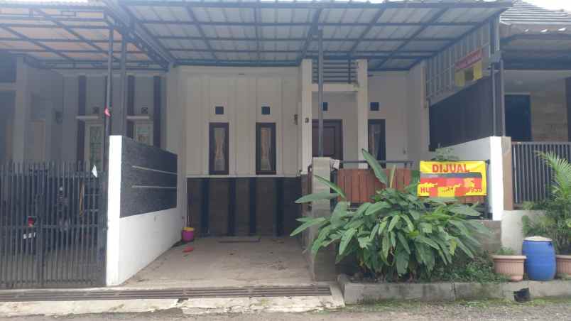 dijual rumah cihanjuang