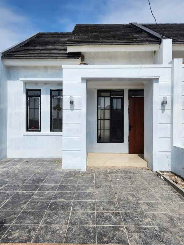 dijual rumah cikoneng