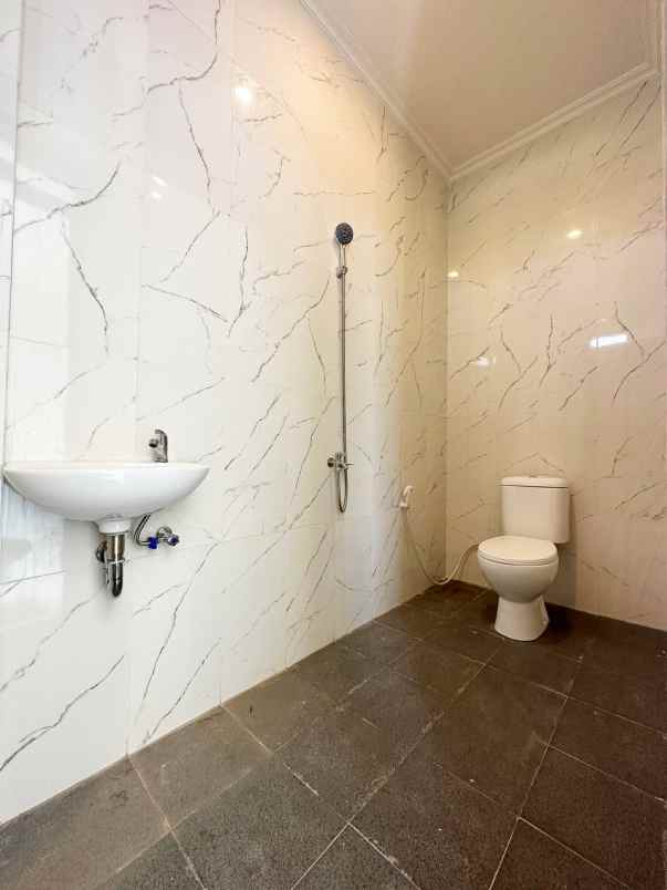 dijual rumah cikunir raya