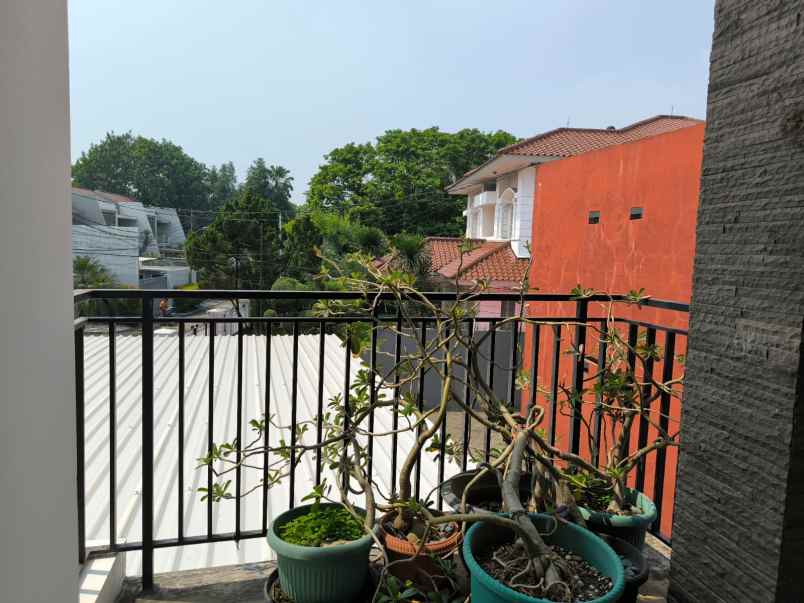 dijual rumah cilandak timur kec pasar