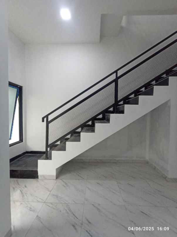 dijual rumah cilangkap