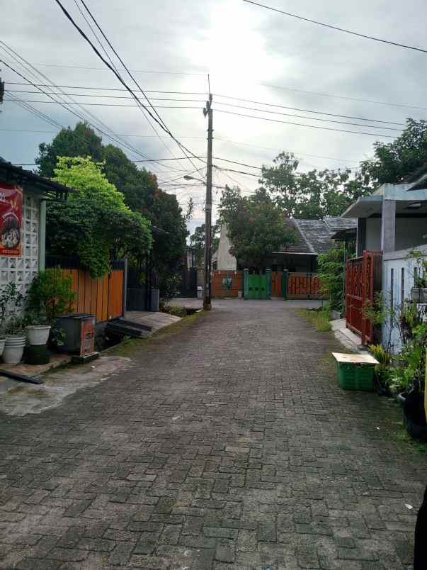 dijual rumah cinere depok