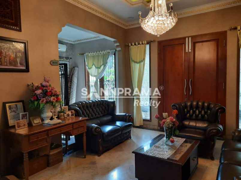 dijual rumah cinere depok
