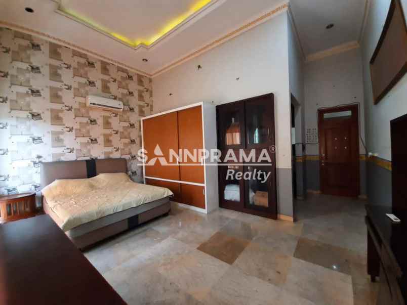dijual rumah cinere depok
