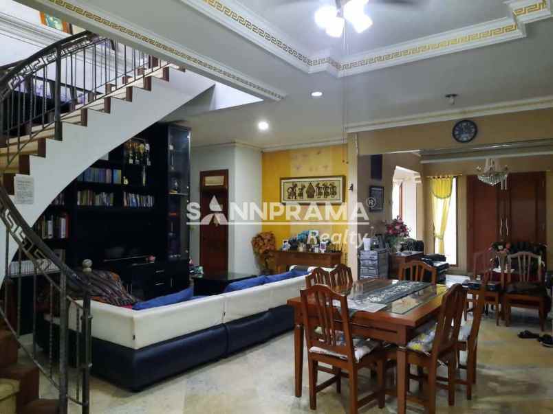 dijual rumah cinere depok