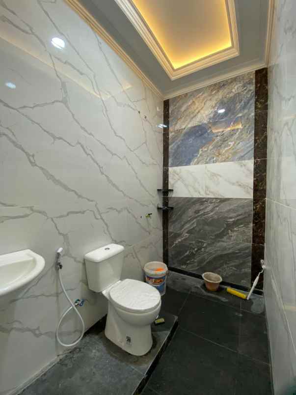 dijual rumah cipedak