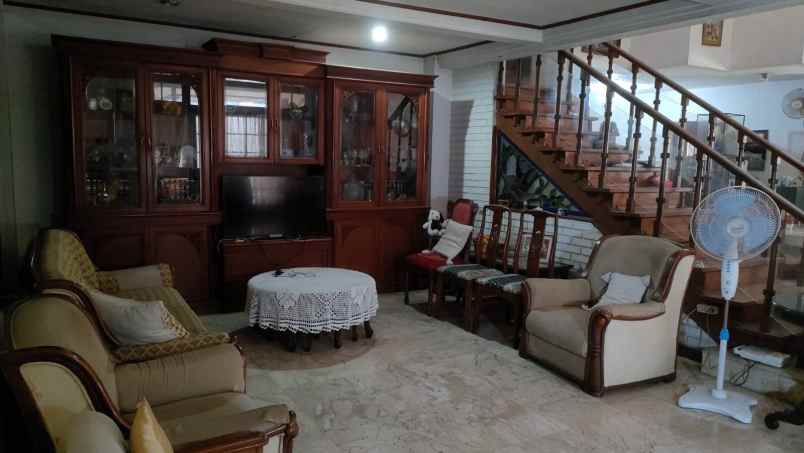 dijual rumah cipete selatan kec