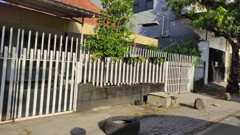 dijual rumah cipunegara darmo surabaya shm row 2 mobil