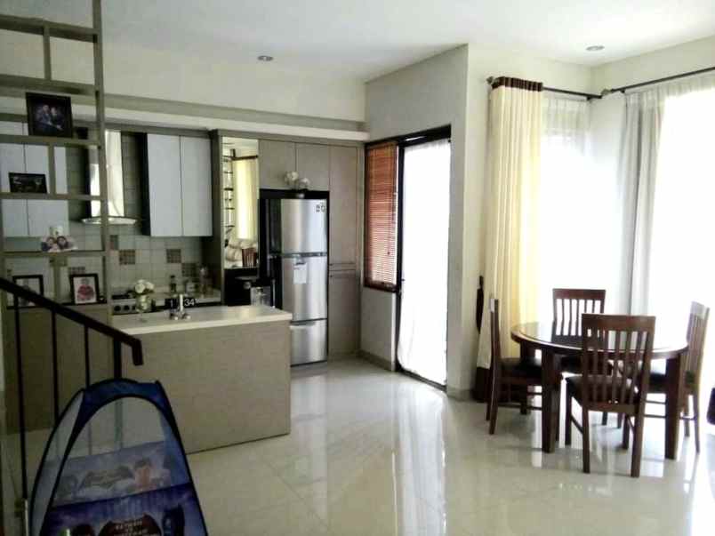 dijual rumah cireundeu park