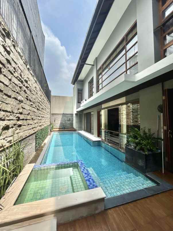 dijual rumah citraland