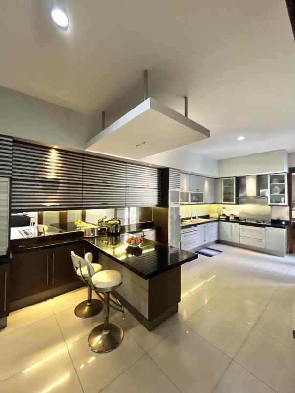 dijual rumah citraland