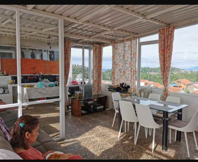 dijual rumah ciwaruga