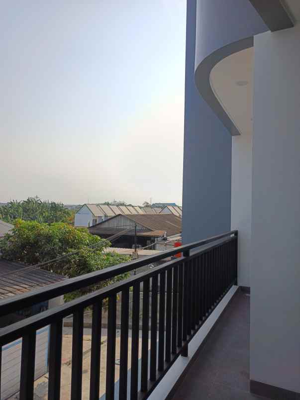 dijual rumah cluster allena padurenan