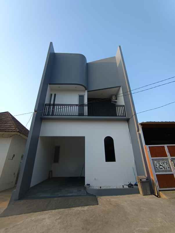 dijual rumah cluster allena padurenan