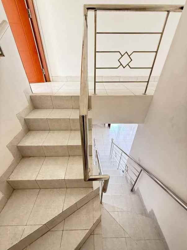 dijual rumah cluster billabong