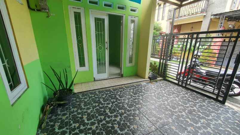 dijual rumah cluster cantik dekat pasar gumpang kts