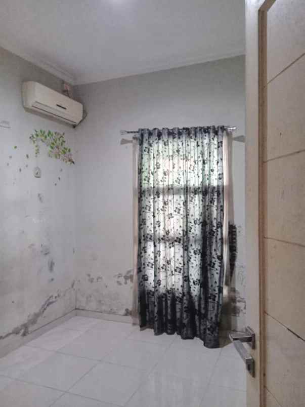 dijual rumah cluster teresta metland