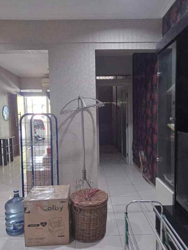 dijual rumah cluster teresta metland