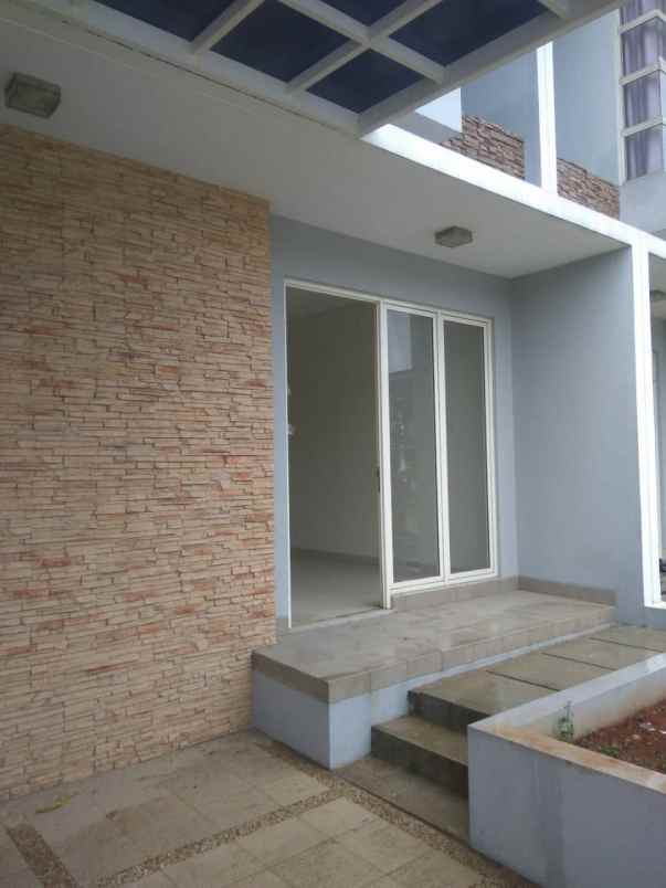 dijual rumah cluster vasana harapan indah
