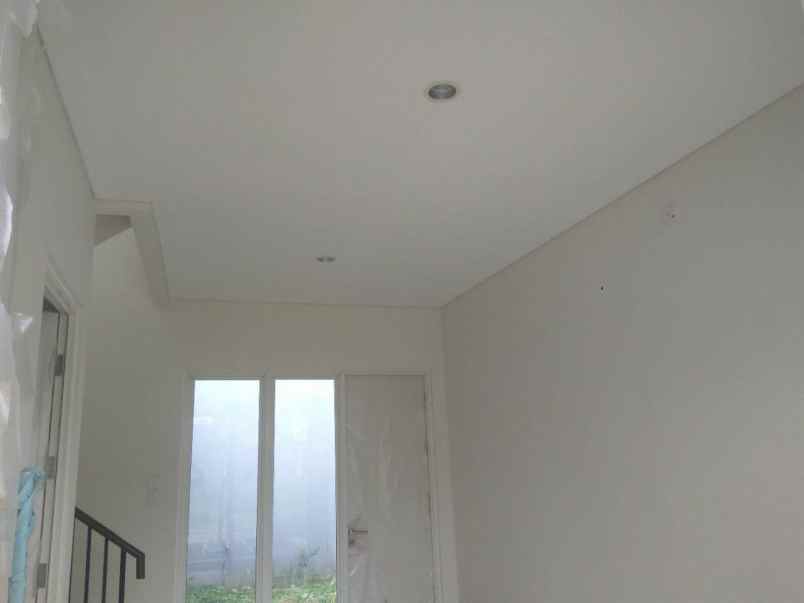 dijual rumah cluster vasana harapan indah