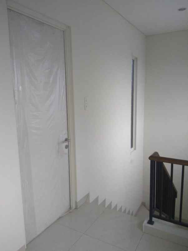 dijual rumah cluster vasana harapan indah