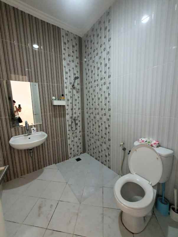 dijual rumah cluster waterspring grand