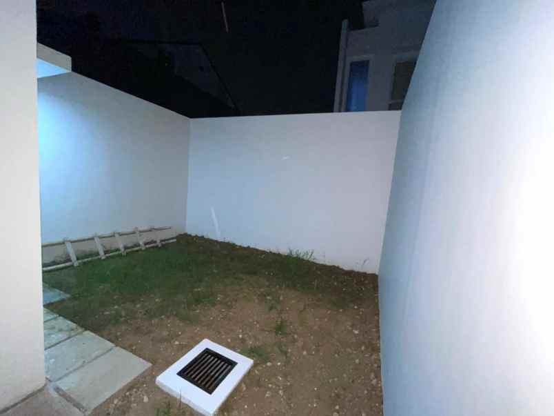 dijual rumah cluster yarra jgc jakarta