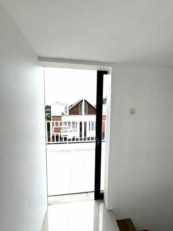 dijual rumah d bale cimuning townhouse