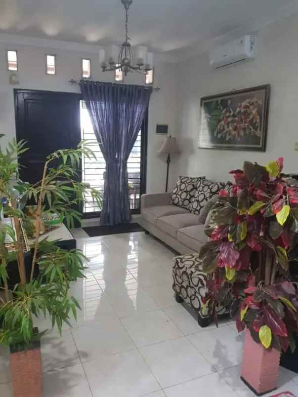 dijual rumah dalam cluster nyaman di ciputat