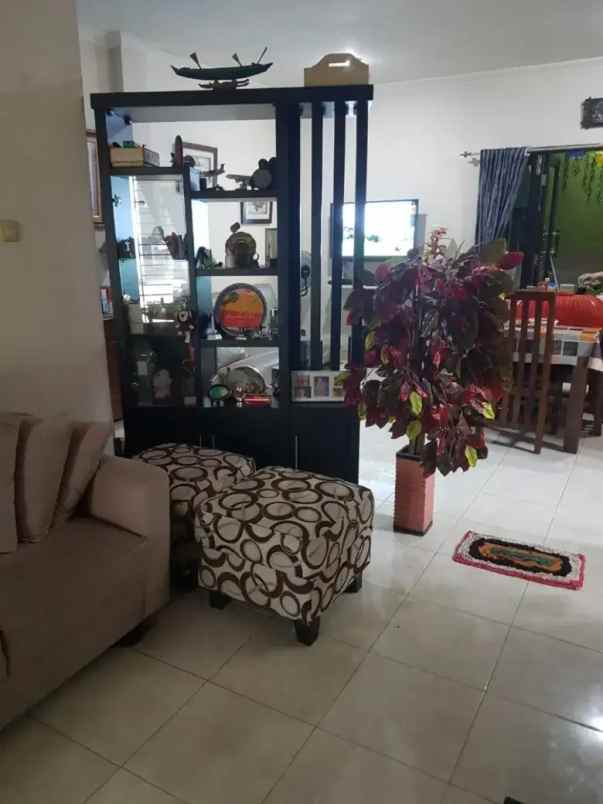 dijual rumah dalam cluster nyaman di ciputat