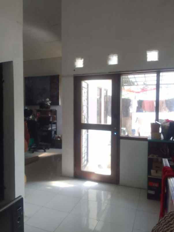 dijual rumah dalam komplek cipageran kolmas