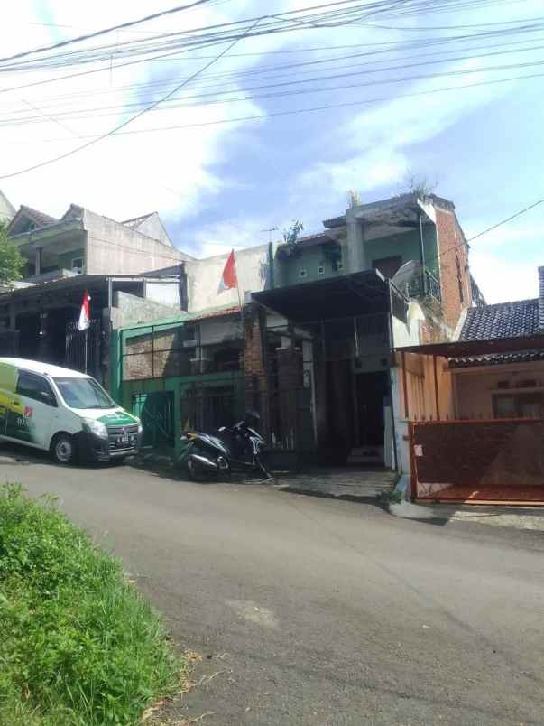dijual rumah dalam komplek cipageran kolmas