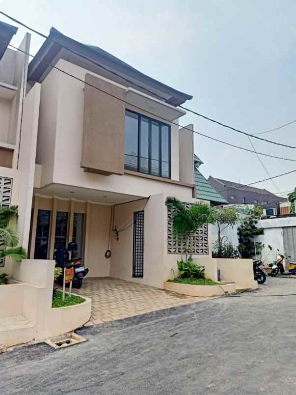 dijual rumah damai