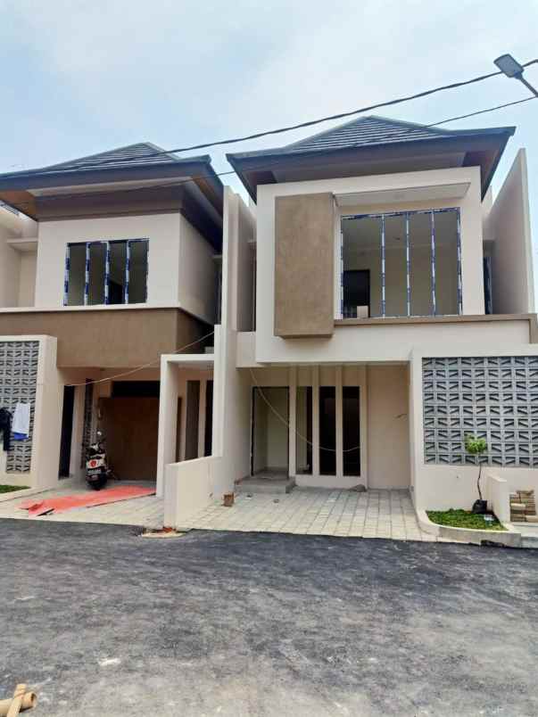 dijual rumah damai