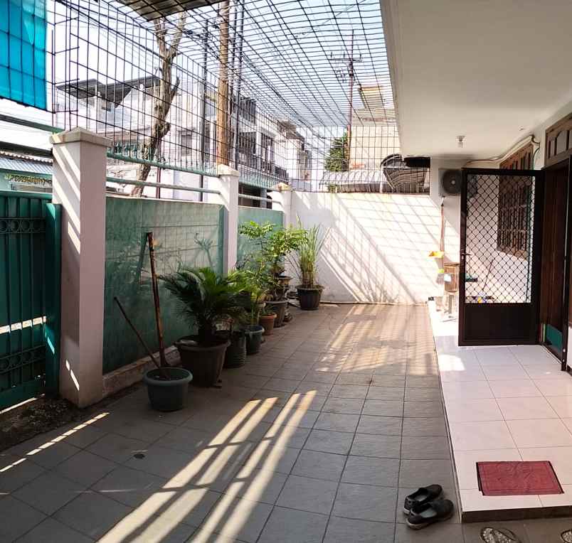 dijual rumah darmo indah selatan