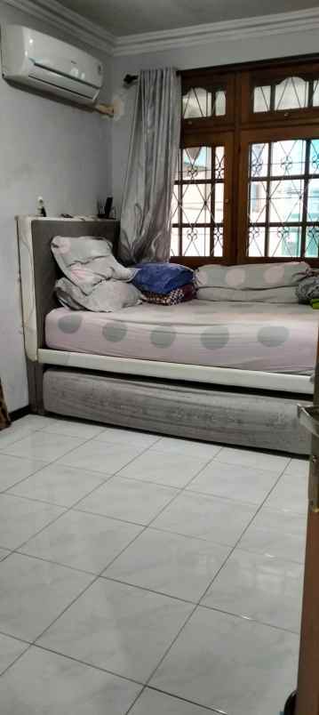 dijual rumah darmo indah selatan