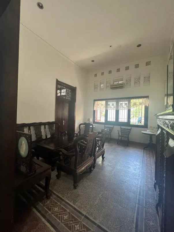 dijual rumah darmo kec wonokromo