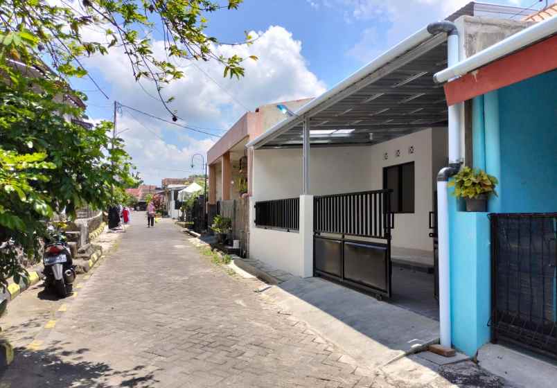 dijual rumah dawet ringin