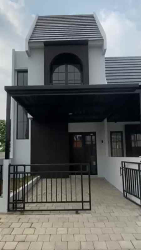 dijual rumah de naila park