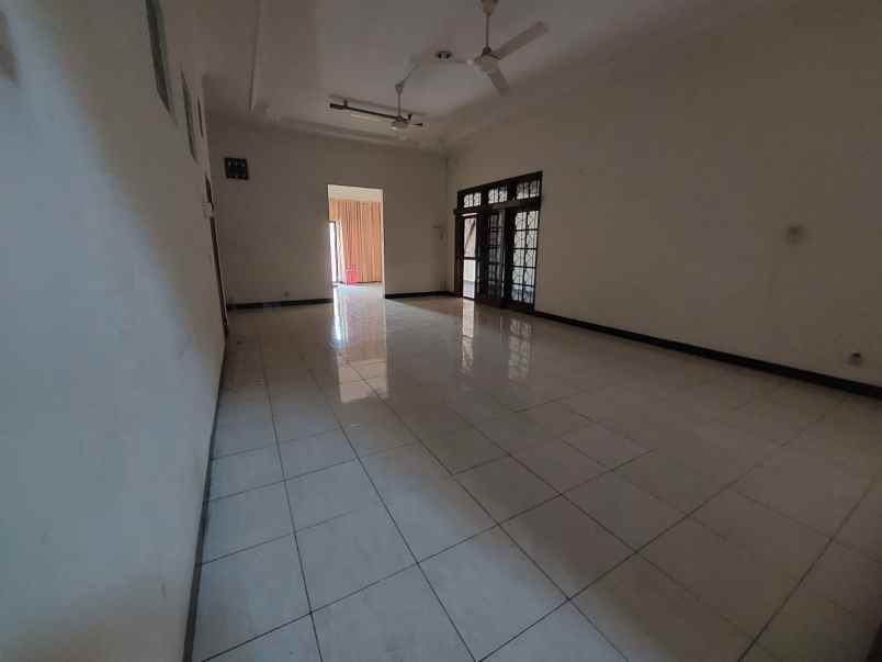 dijual rumah dharmahusada indah