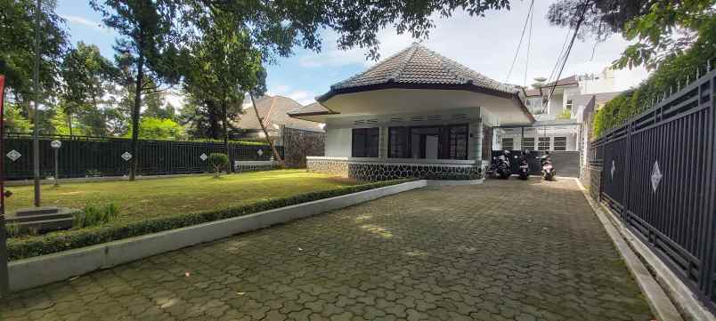 dijual rumah di area gasibu gedung sate bandung pusat