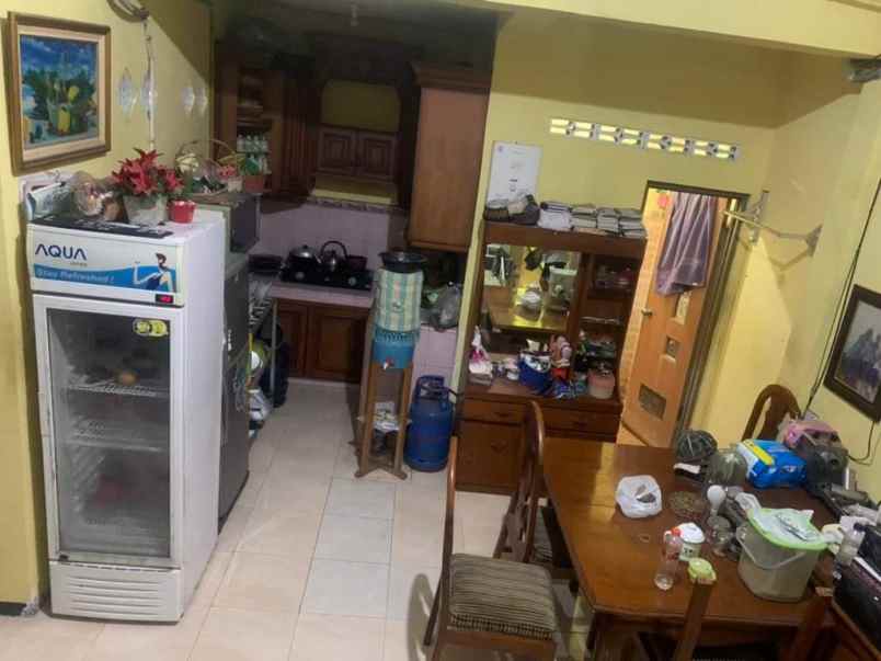 dijual rumah di gkb gresik nyaman dan strategis