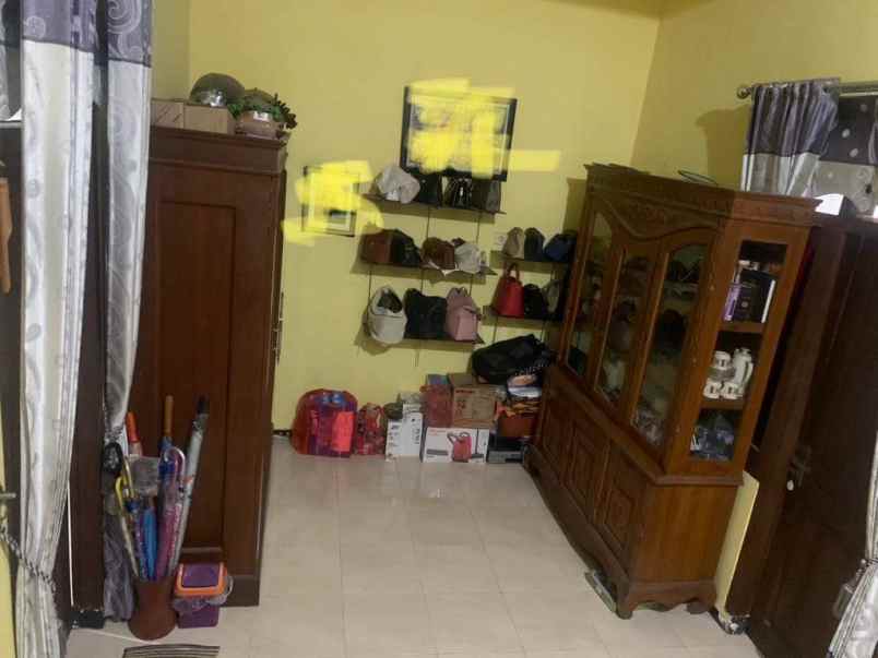 dijual rumah di gkb gresik nyaman dan strategis