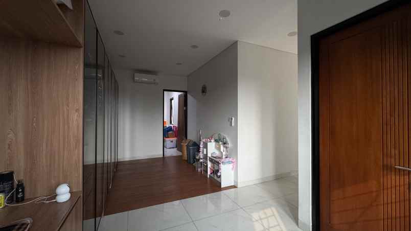 dijual rumah di komplek puri agung lestari beji depok
