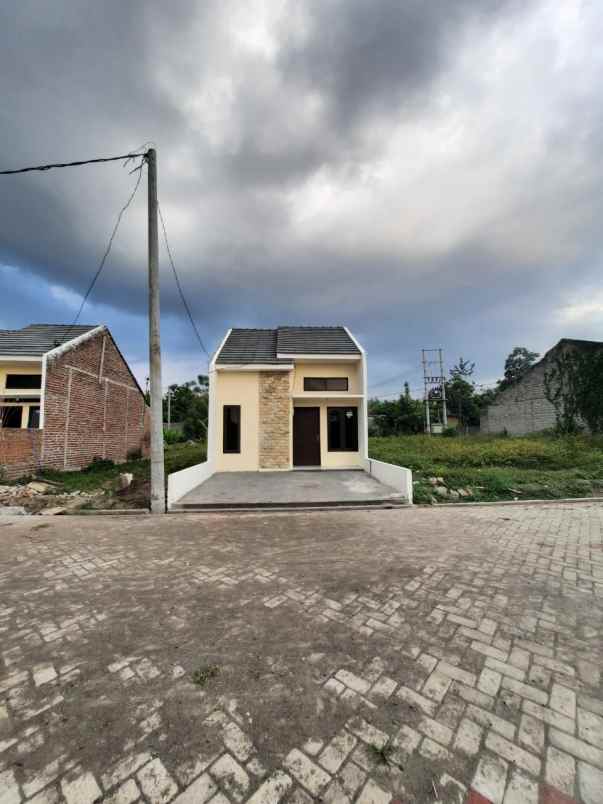 dijual rumah dsn getakan ds ngoro kec