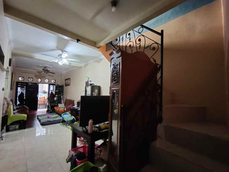 dijual rumah duren sawit