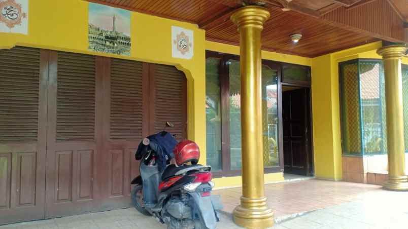 dijual rumah duren sawit