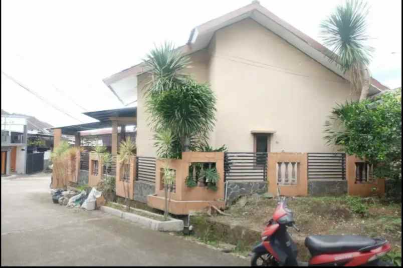 dijual rumah furnished lingkungan nyaman asri