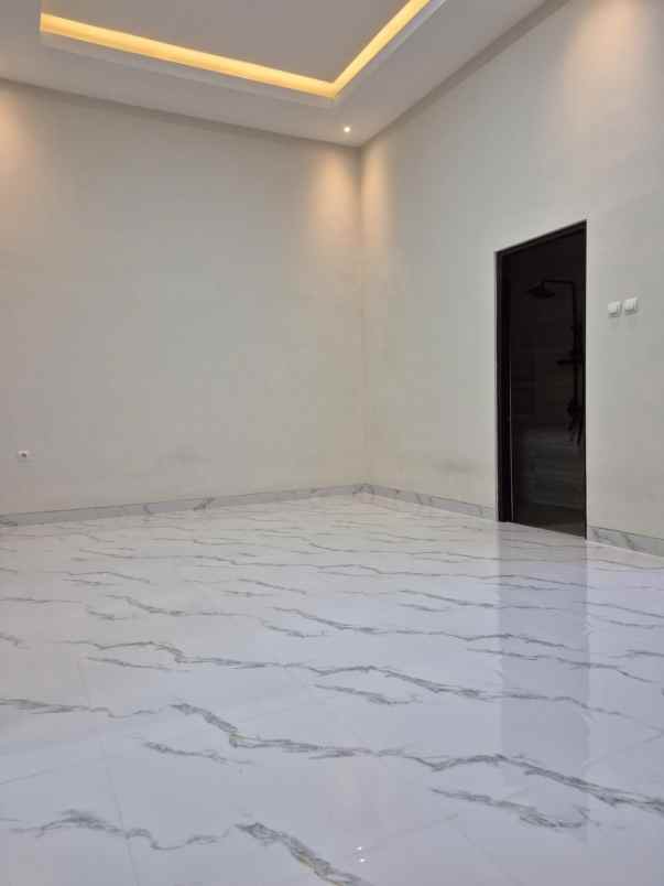 dijual rumah gading harmony